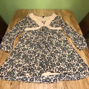 Torrid Cream Blue Floral Embroidered Flare Sleeve Dress 37” Long Womens Size 00